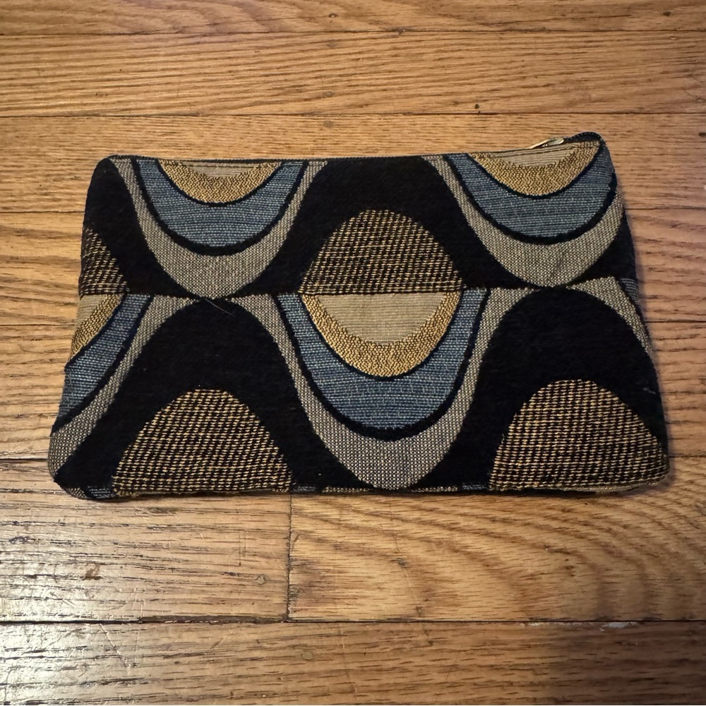 Chic Geometric Pattern Clutch - image 2